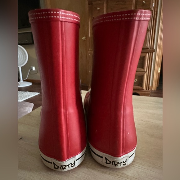 Dirty Laundry red rain boots. Size 8 - Picture 5 of 7